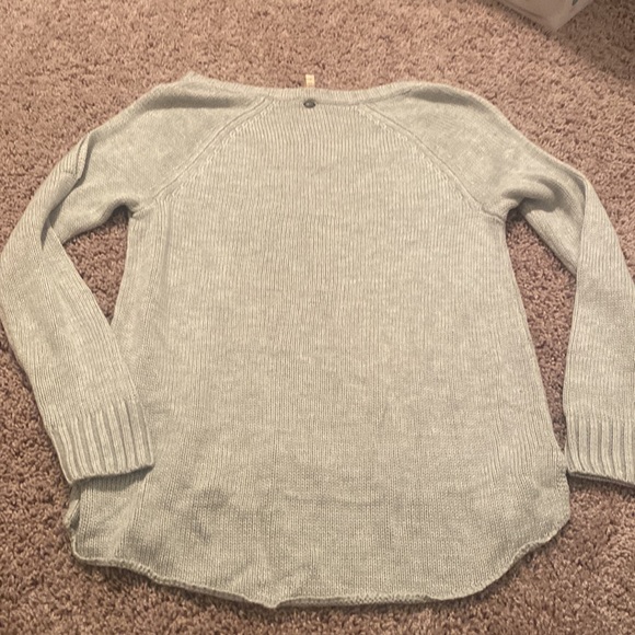 Distressed sweater by Guess.  Open shoulder distressed sweater  size medium - Picture 4 of 4